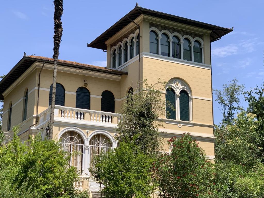 VILLA MARIA LUISA . SPLENDIDA VILLA LIBERTY – Lucca